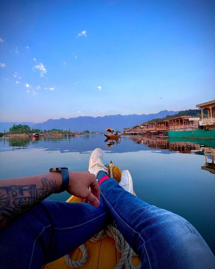 Lala Rukh Group Of Houseboats Hotell Srīnagar Eksteriør bilde