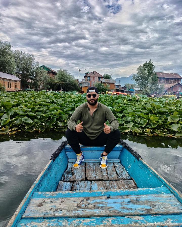 Lala Rukh Group Of Houseboats Hotell Srīnagar Eksteriør bilde