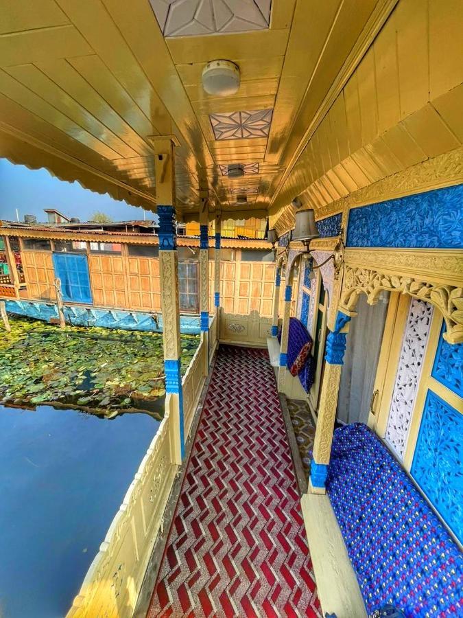 Lala Rukh Group Of Houseboats Hotell Srīnagar Eksteriør bilde