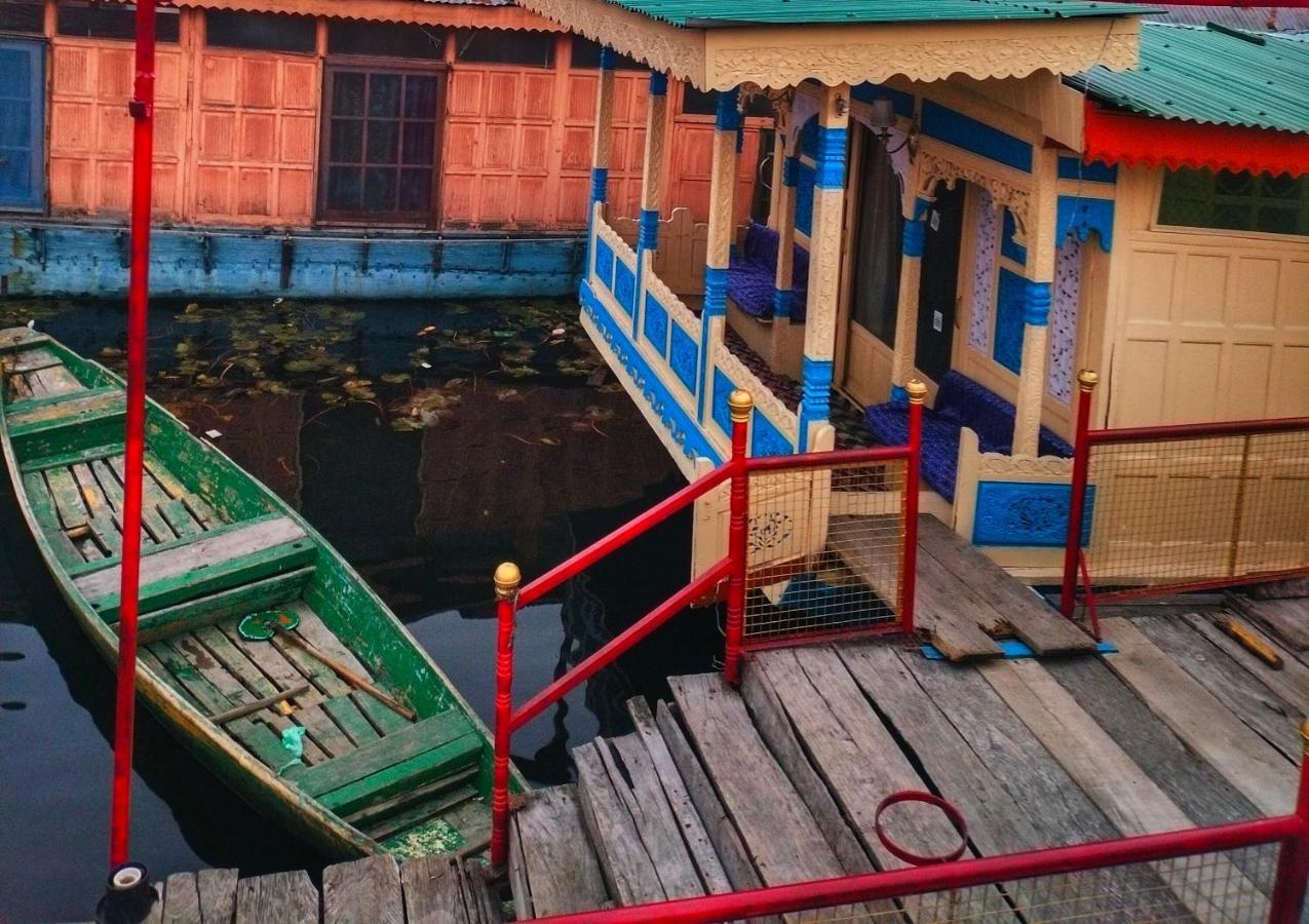 Lala Rukh Group Of Houseboats Hotell Srīnagar Eksteriør bilde