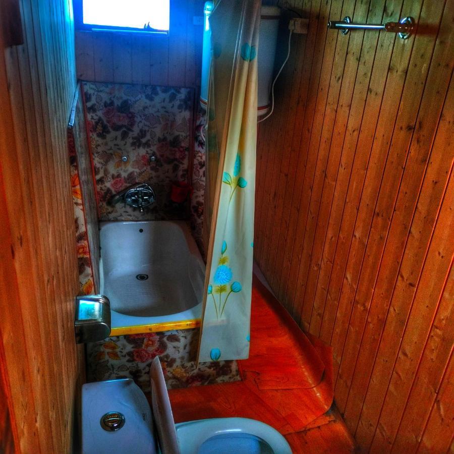 Lala Rukh Group Of Houseboats Hotell Srīnagar Eksteriør bilde