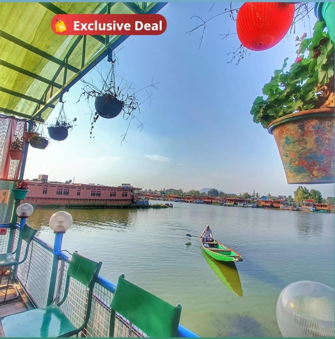Lala Rukh Group Of Houseboats Hotell Srīnagar Eksteriør bilde